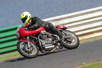 enduro-digital-images;event-digital-images;eventdigitalimages;mallory-park;mallory-park-photographs;mallory-park-trackday;mallory-park-trackday-photographs;no-limits-trackdays;peter-wileman-photography;racing-digital-images;trackday-digital-images;trackday-photos