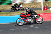 enduro-digital-images;event-digital-images;eventdigitalimages;mallory-park;mallory-park-photographs;mallory-park-trackday;mallory-park-trackday-photographs;no-limits-trackdays;peter-wileman-photography;racing-digital-images;trackday-digital-images;trackday-photos