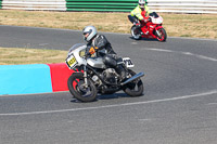 enduro-digital-images;event-digital-images;eventdigitalimages;mallory-park;mallory-park-photographs;mallory-park-trackday;mallory-park-trackday-photographs;no-limits-trackdays;peter-wileman-photography;racing-digital-images;trackday-digital-images;trackday-photos