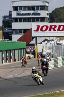 enduro-digital-images;event-digital-images;eventdigitalimages;mallory-park;mallory-park-photographs;mallory-park-trackday;mallory-park-trackday-photographs;no-limits-trackdays;peter-wileman-photography;racing-digital-images;trackday-digital-images;trackday-photos