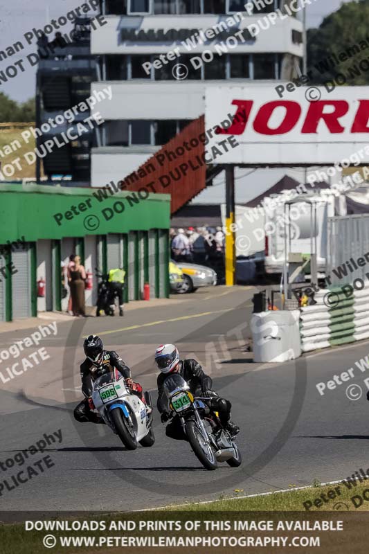 Vintage motorcycle club;eventdigitalimages;mallory park;mallory park trackday photographs;no limits trackdays;peter wileman photography;trackday digital images;trackday photos;vmcc festival 1000 bikes photographs