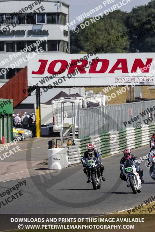 Vintage motorcycle club;eventdigitalimages;mallory park;mallory park trackday photographs;no limits trackdays;peter wileman photography;trackday digital images;trackday photos;vmcc festival 1000 bikes photographs