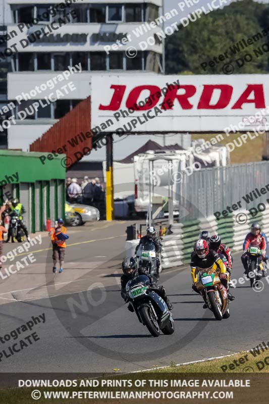 Vintage motorcycle club;eventdigitalimages;mallory park;mallory park trackday photographs;no limits trackdays;peter wileman photography;trackday digital images;trackday photos;vmcc festival 1000 bikes photographs