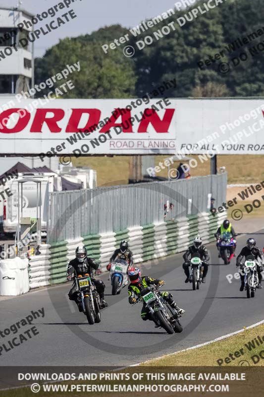 Vintage motorcycle club;eventdigitalimages;mallory park;mallory park trackday photographs;no limits trackdays;peter wileman photography;trackday digital images;trackday photos;vmcc festival 1000 bikes photographs