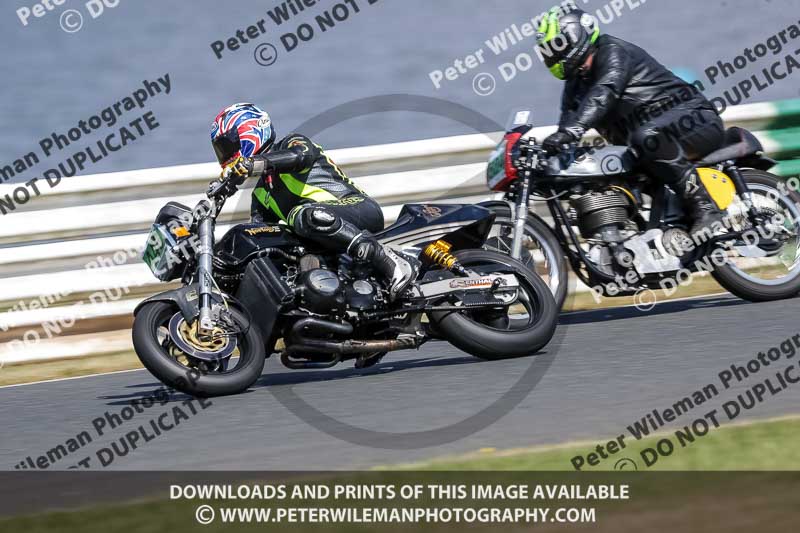 Vintage motorcycle club;eventdigitalimages;mallory park;mallory park trackday photographs;no limits trackdays;peter wileman photography;trackday digital images;trackday photos;vmcc festival 1000 bikes photographs