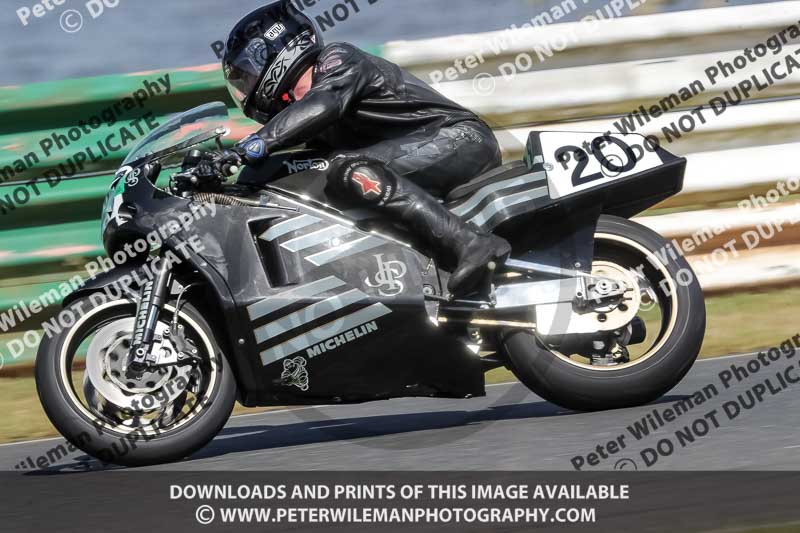 Vintage motorcycle club;eventdigitalimages;mallory park;mallory park trackday photographs;no limits trackdays;peter wileman photography;trackday digital images;trackday photos;vmcc festival 1000 bikes photographs