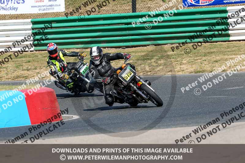 Vintage motorcycle club;eventdigitalimages;mallory park;mallory park trackday photographs;no limits trackdays;peter wileman photography;trackday digital images;trackday photos;vmcc festival 1000 bikes photographs