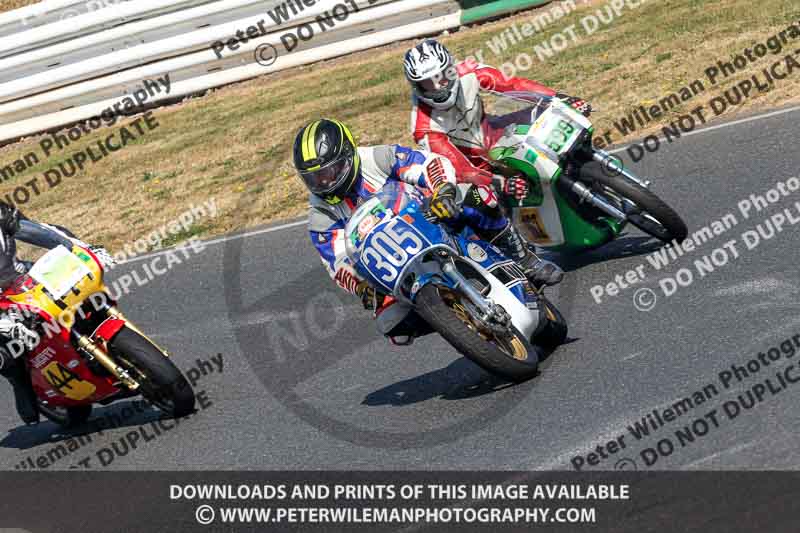 Vintage motorcycle club;eventdigitalimages;mallory park;mallory park trackday photographs;no limits trackdays;peter wileman photography;trackday digital images;trackday photos;vmcc festival 1000 bikes photographs