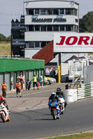 Vintage-motorcycle-club;eventdigitalimages;mallory-park;mallory-park-trackday-photographs;no-limits-trackdays;peter-wileman-photography;trackday-digital-images;trackday-photos;vmcc-festival-1000-bikes-photographs