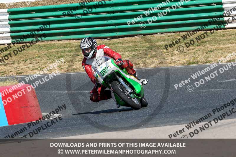 Vintage motorcycle club;eventdigitalimages;mallory park;mallory park trackday photographs;no limits trackdays;peter wileman photography;trackday digital images;trackday photos;vmcc festival 1000 bikes photographs