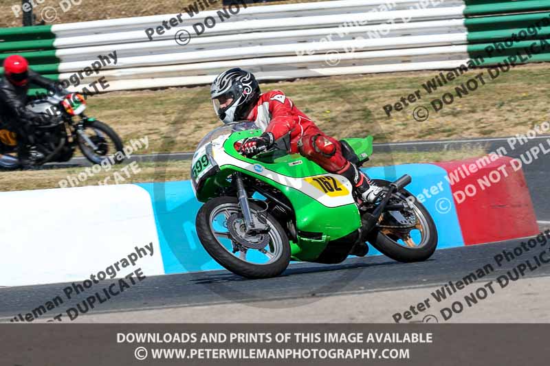 Vintage motorcycle club;eventdigitalimages;mallory park;mallory park trackday photographs;no limits trackdays;peter wileman photography;trackday digital images;trackday photos;vmcc festival 1000 bikes photographs
