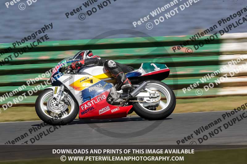 Vintage motorcycle club;eventdigitalimages;mallory park;mallory park trackday photographs;no limits trackdays;peter wileman photography;trackday digital images;trackday photos;vmcc festival 1000 bikes photographs