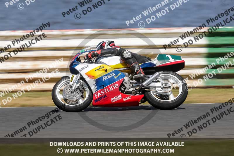 Vintage motorcycle club;eventdigitalimages;mallory park;mallory park trackday photographs;no limits trackdays;peter wileman photography;trackday digital images;trackday photos;vmcc festival 1000 bikes photographs