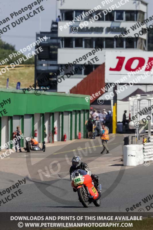 Vintage motorcycle club;eventdigitalimages;mallory park;mallory park trackday photographs;no limits trackdays;peter wileman photography;trackday digital images;trackday photos;vmcc festival 1000 bikes photographs