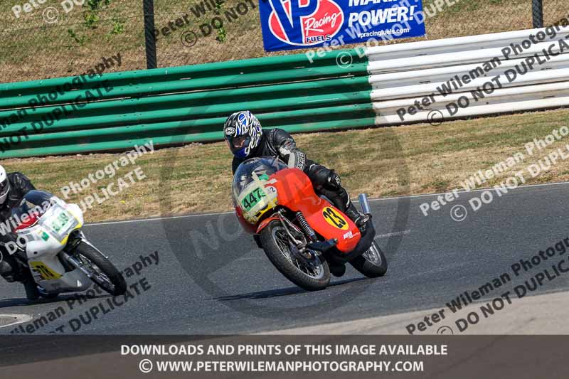 Vintage motorcycle club;eventdigitalimages;mallory park;mallory park trackday photographs;no limits trackdays;peter wileman photography;trackday digital images;trackday photos;vmcc festival 1000 bikes photographs