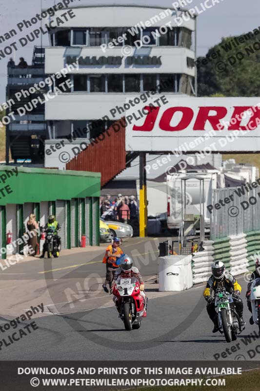 Vintage motorcycle club;eventdigitalimages;mallory park;mallory park trackday photographs;no limits trackdays;peter wileman photography;trackday digital images;trackday photos;vmcc festival 1000 bikes photographs
