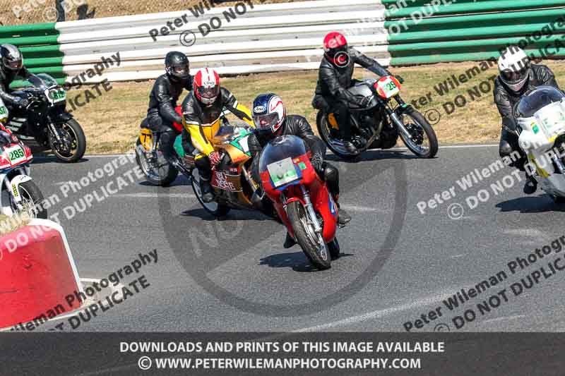 Vintage motorcycle club;eventdigitalimages;mallory park;mallory park trackday photographs;no limits trackdays;peter wileman photography;trackday digital images;trackday photos;vmcc festival 1000 bikes photographs