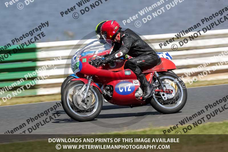 Vintage motorcycle club;eventdigitalimages;mallory park;mallory park trackday photographs;no limits trackdays;peter wileman photography;trackday digital images;trackday photos;vmcc festival 1000 bikes photographs