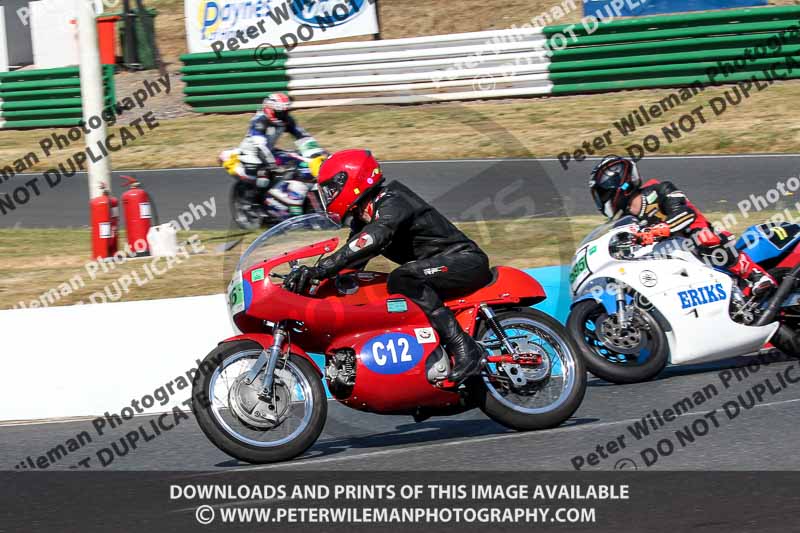 Vintage motorcycle club;eventdigitalimages;mallory park;mallory park trackday photographs;no limits trackdays;peter wileman photography;trackday digital images;trackday photos;vmcc festival 1000 bikes photographs