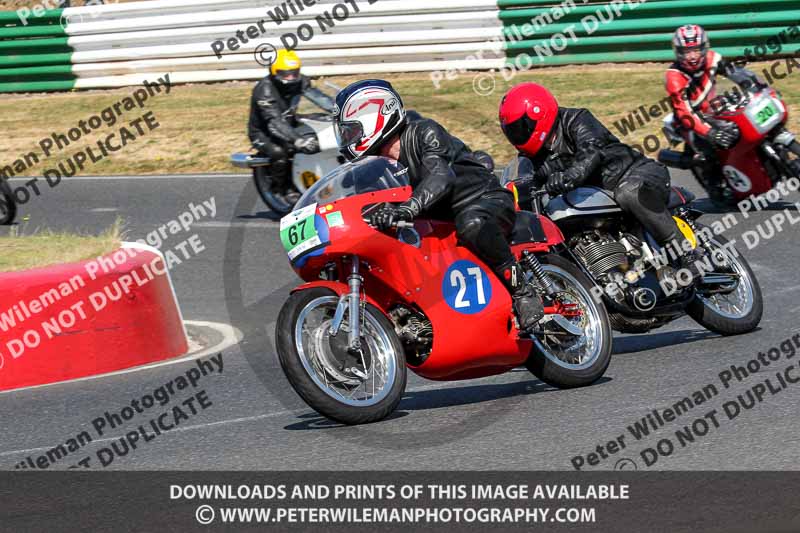 Vintage motorcycle club;eventdigitalimages;mallory park;mallory park trackday photographs;no limits trackdays;peter wileman photography;trackday digital images;trackday photos;vmcc festival 1000 bikes photographs