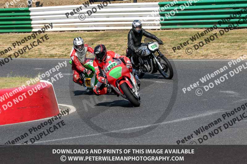 Vintage motorcycle club;eventdigitalimages;mallory park;mallory park trackday photographs;no limits trackdays;peter wileman photography;trackday digital images;trackday photos;vmcc festival 1000 bikes photographs
