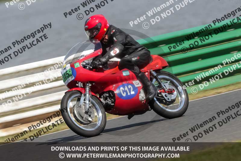 Vintage motorcycle club;eventdigitalimages;mallory park;mallory park trackday photographs;no limits trackdays;peter wileman photography;trackday digital images;trackday photos;vmcc festival 1000 bikes photographs