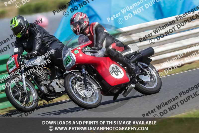 Vintage motorcycle club;eventdigitalimages;mallory park;mallory park trackday photographs;no limits trackdays;peter wileman photography;trackday digital images;trackday photos;vmcc festival 1000 bikes photographs