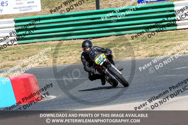 Vintage motorcycle club;eventdigitalimages;mallory park;mallory park trackday photographs;no limits trackdays;peter wileman photography;trackday digital images;trackday photos;vmcc festival 1000 bikes photographs