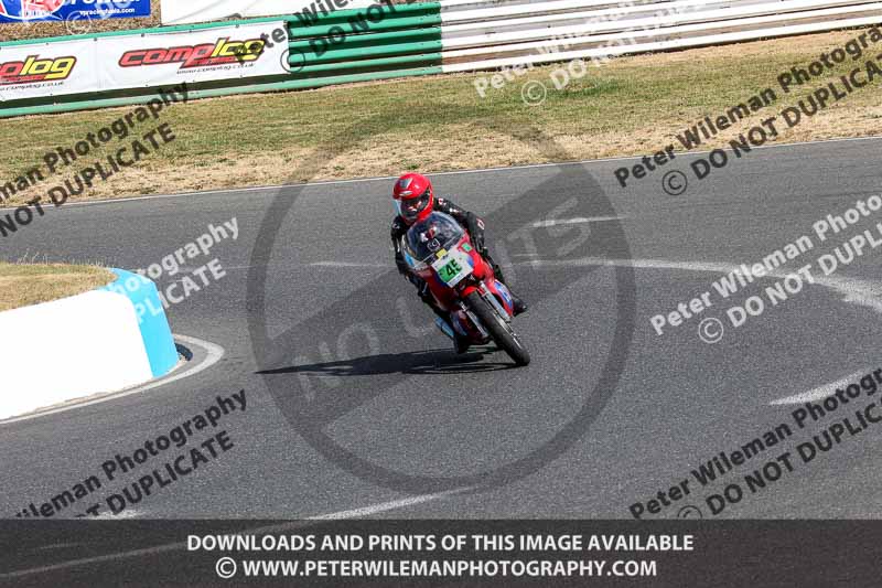 Vintage motorcycle club;eventdigitalimages;mallory park;mallory park trackday photographs;no limits trackdays;peter wileman photography;trackday digital images;trackday photos;vmcc festival 1000 bikes photographs