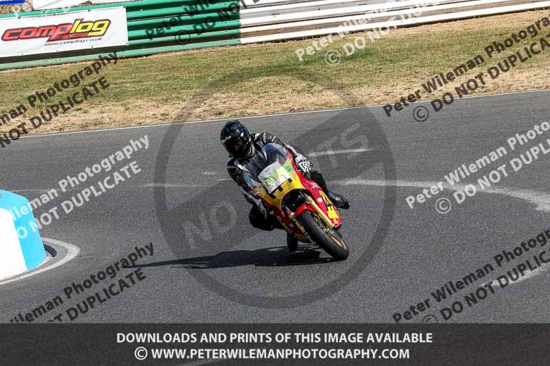 Vintage motorcycle club;eventdigitalimages;mallory park;mallory park trackday photographs;no limits trackdays;peter wileman photography;trackday digital images;trackday photos;vmcc festival 1000 bikes photographs
