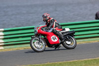Vintage-motorcycle-club;eventdigitalimages;mallory-park;mallory-park-trackday-photographs;no-limits-trackdays;peter-wileman-photography;trackday-digital-images;trackday-photos;vmcc-festival-1000-bikes-photographs