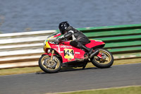 Vintage-motorcycle-club;eventdigitalimages;mallory-park;mallory-park-trackday-photographs;no-limits-trackdays;peter-wileman-photography;trackday-digital-images;trackday-photos;vmcc-festival-1000-bikes-photographs