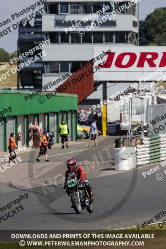 Vintage motorcycle club;eventdigitalimages;mallory park;mallory park trackday photographs;no limits trackdays;peter wileman photography;trackday digital images;trackday photos;vmcc festival 1000 bikes photographs
