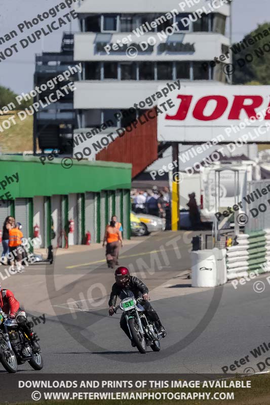 Vintage motorcycle club;eventdigitalimages;mallory park;mallory park trackday photographs;no limits trackdays;peter wileman photography;trackday digital images;trackday photos;vmcc festival 1000 bikes photographs