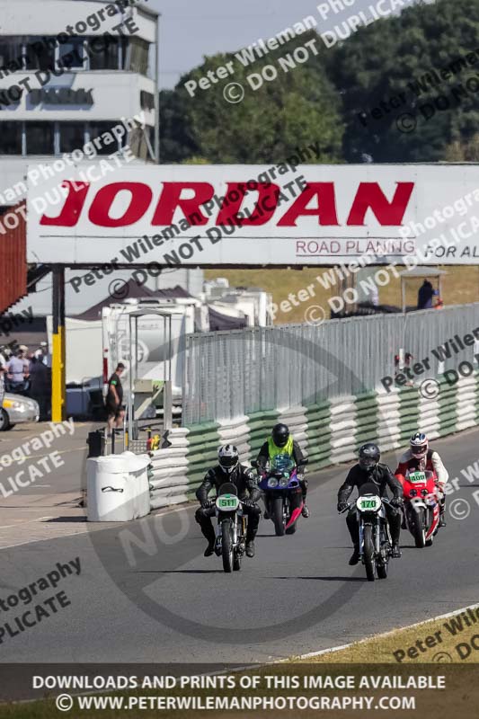 Vintage motorcycle club;eventdigitalimages;mallory park;mallory park trackday photographs;no limits trackdays;peter wileman photography;trackday digital images;trackday photos;vmcc festival 1000 bikes photographs