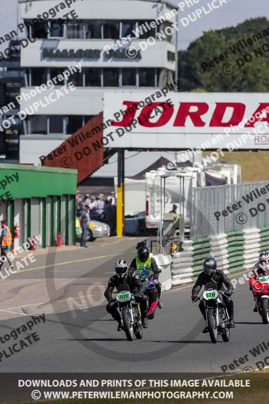 Vintage motorcycle club;eventdigitalimages;mallory park;mallory park trackday photographs;no limits trackdays;peter wileman photography;trackday digital images;trackday photos;vmcc festival 1000 bikes photographs