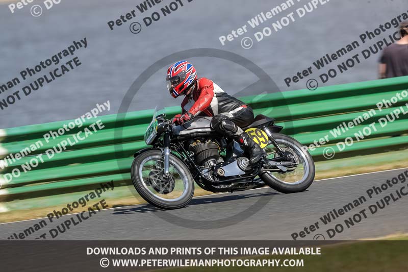Vintage motorcycle club;eventdigitalimages;mallory park;mallory park trackday photographs;no limits trackdays;peter wileman photography;trackday digital images;trackday photos;vmcc festival 1000 bikes photographs