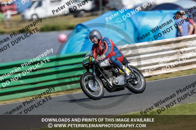 Vintage motorcycle club;eventdigitalimages;mallory park;mallory park trackday photographs;no limits trackdays;peter wileman photography;trackday digital images;trackday photos;vmcc festival 1000 bikes photographs