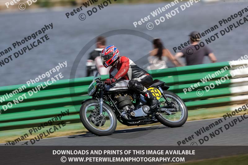 Vintage motorcycle club;eventdigitalimages;mallory park;mallory park trackday photographs;no limits trackdays;peter wileman photography;trackday digital images;trackday photos;vmcc festival 1000 bikes photographs