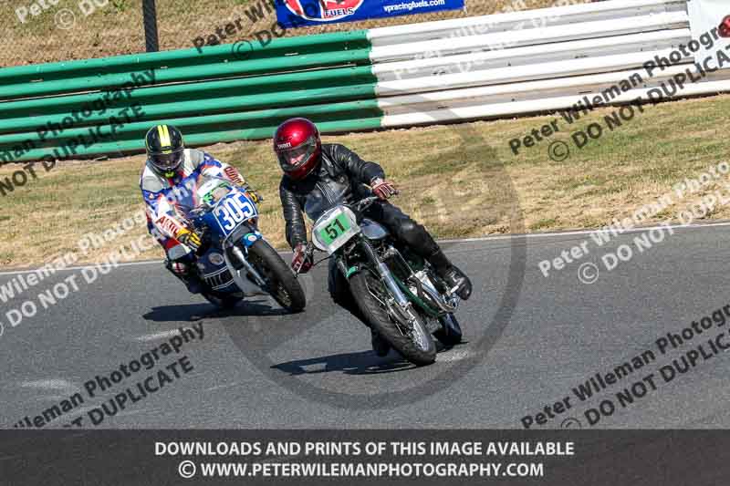 Vintage motorcycle club;eventdigitalimages;mallory park;mallory park trackday photographs;no limits trackdays;peter wileman photography;trackday digital images;trackday photos;vmcc festival 1000 bikes photographs