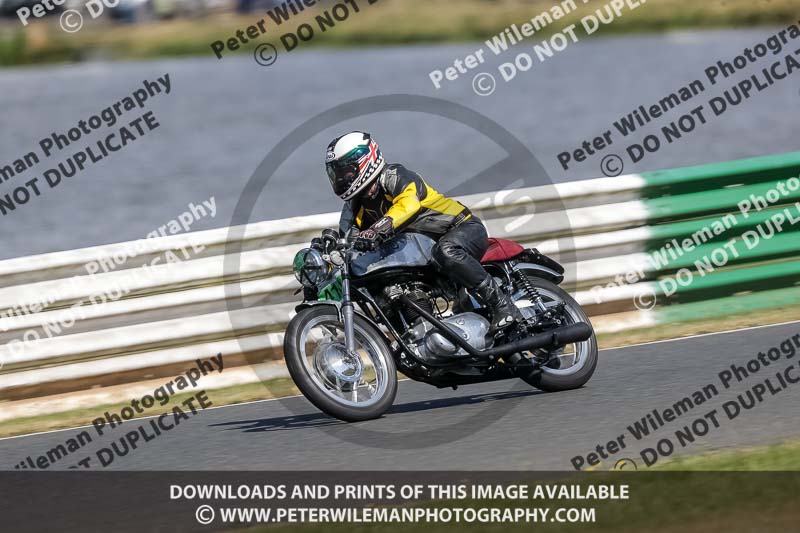 Vintage motorcycle club;eventdigitalimages;mallory park;mallory park trackday photographs;no limits trackdays;peter wileman photography;trackday digital images;trackday photos;vmcc festival 1000 bikes photographs