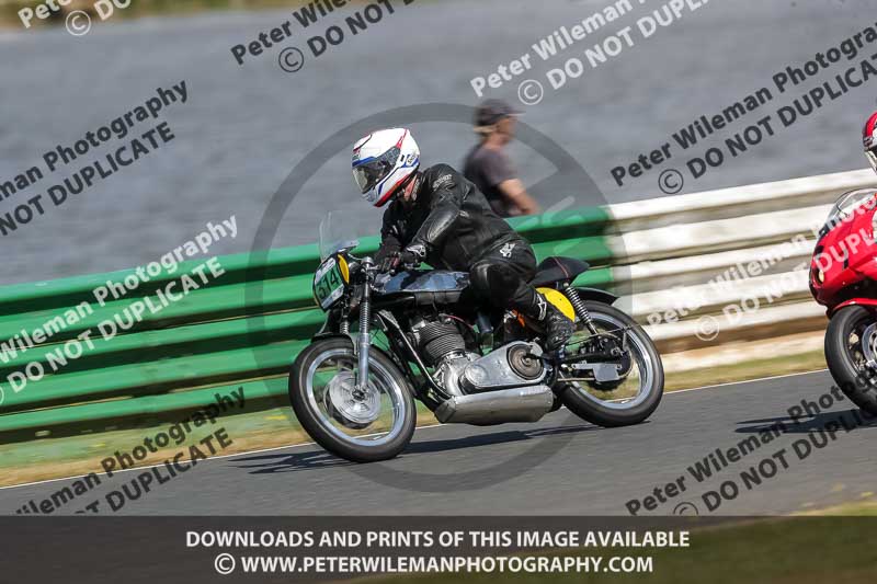 Vintage motorcycle club;eventdigitalimages;mallory park;mallory park trackday photographs;no limits trackdays;peter wileman photography;trackday digital images;trackday photos;vmcc festival 1000 bikes photographs