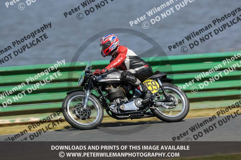 Vintage motorcycle club;eventdigitalimages;mallory park;mallory park trackday photographs;no limits trackdays;peter wileman photography;trackday digital images;trackday photos;vmcc festival 1000 bikes photographs