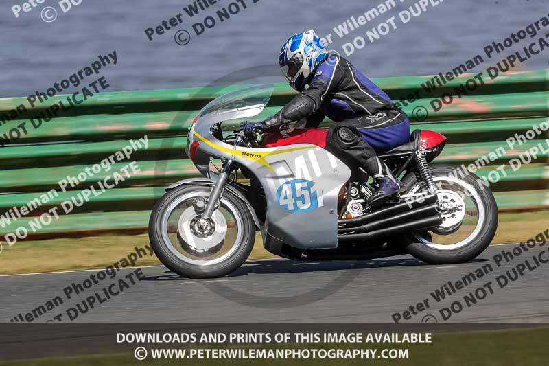 Vintage motorcycle club;eventdigitalimages;mallory park;mallory park trackday photographs;no limits trackdays;peter wileman photography;trackday digital images;trackday photos;vmcc festival 1000 bikes photographs