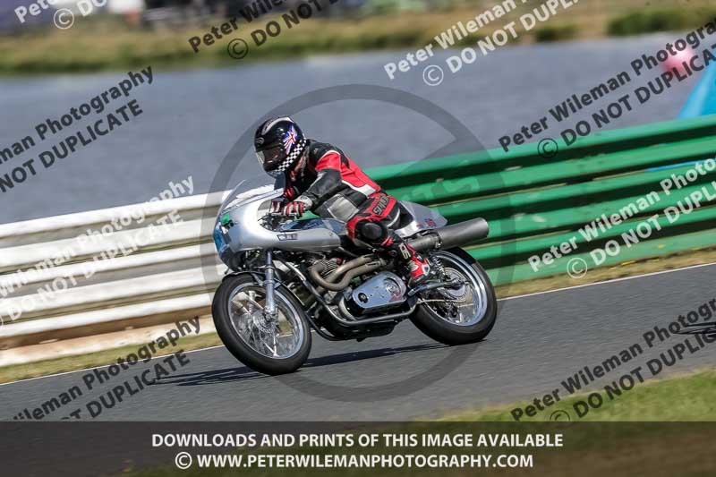 Vintage motorcycle club;eventdigitalimages;mallory park;mallory park trackday photographs;no limits trackdays;peter wileman photography;trackday digital images;trackday photos;vmcc festival 1000 bikes photographs