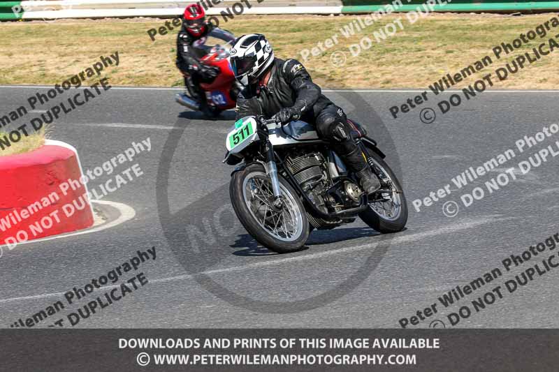 Vintage motorcycle club;eventdigitalimages;mallory park;mallory park trackday photographs;no limits trackdays;peter wileman photography;trackday digital images;trackday photos;vmcc festival 1000 bikes photographs