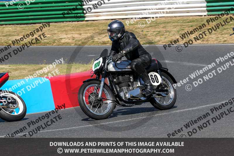 Vintage motorcycle club;eventdigitalimages;mallory park;mallory park trackday photographs;no limits trackdays;peter wileman photography;trackday digital images;trackday photos;vmcc festival 1000 bikes photographs