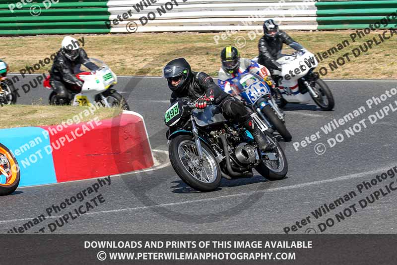 Vintage motorcycle club;eventdigitalimages;mallory park;mallory park trackday photographs;no limits trackdays;peter wileman photography;trackday digital images;trackday photos;vmcc festival 1000 bikes photographs