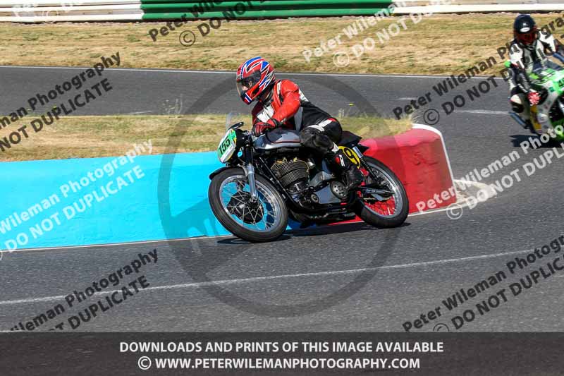 Vintage motorcycle club;eventdigitalimages;mallory park;mallory park trackday photographs;no limits trackdays;peter wileman photography;trackday digital images;trackday photos;vmcc festival 1000 bikes photographs