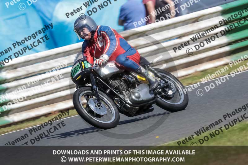 Vintage motorcycle club;eventdigitalimages;mallory park;mallory park trackday photographs;no limits trackdays;peter wileman photography;trackday digital images;trackday photos;vmcc festival 1000 bikes photographs
